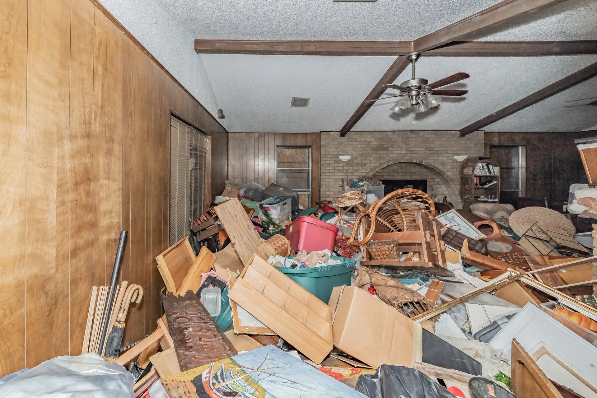 Selling a Hoarder House: Practical Solutions for Fast Sales