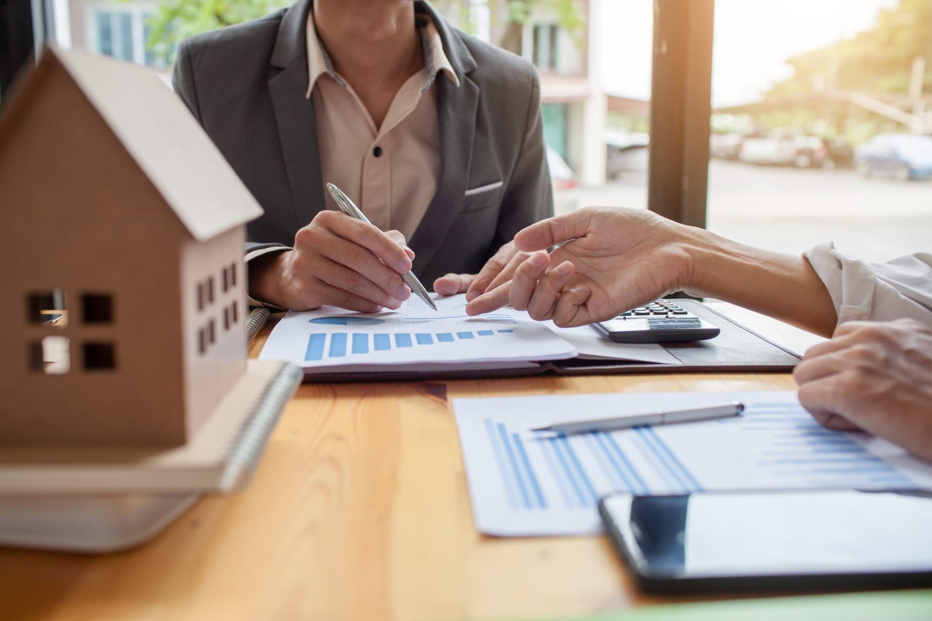 Selling to a Real Estate Investor in Grand Prairie, TX: Pros and Considerations